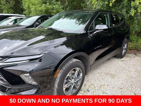 Used 2025 Chevrolet Blazer LT FWD image 1