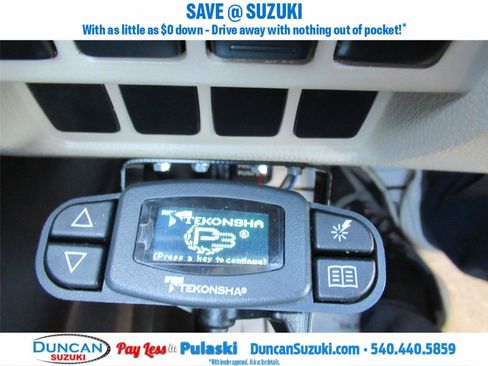 Used 2018 Nissan Titan SV w/ SV Convenience Package image 21