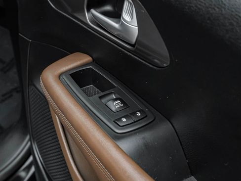 Used 2018 Chrysler Pacifica Limited image 59