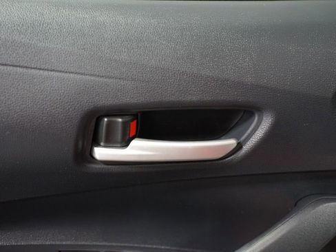 Used 2020 Toyota Corolla LE FWD image 28