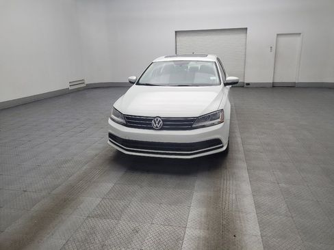 Used 2017 Volkswagen Jetta SE image 15
