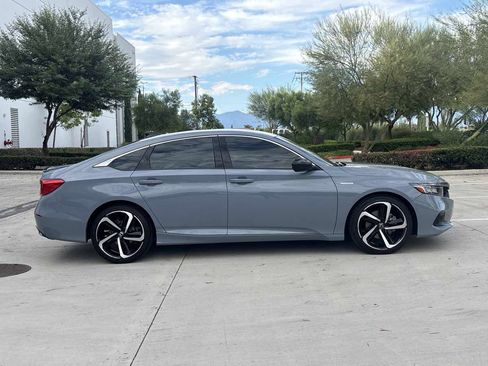 Used 2022 Honda Accord Sport image 2