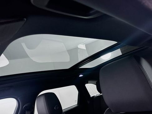 New 2026 Land Rover Range Rover Velar Dynamic SE image 14