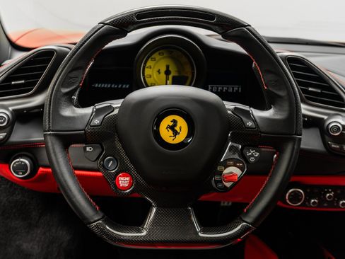 Used 2018 Ferrari 488 GTB RWD image 15