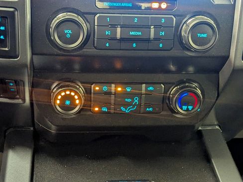 Certified 2022 Ford F250 XLT w/ FX4 Off-Road Package image 25