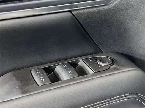 Used 2025 GMC Terrain Elevation image 17