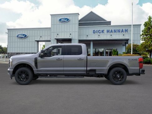 New 2026 Ford F250 Lariat w/ Black Appearance Package image 4