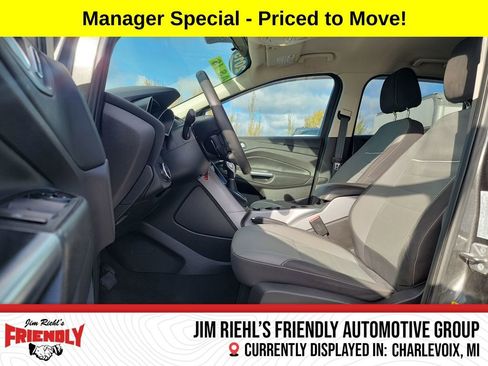 Used 2015 Ford Escape SE image 9