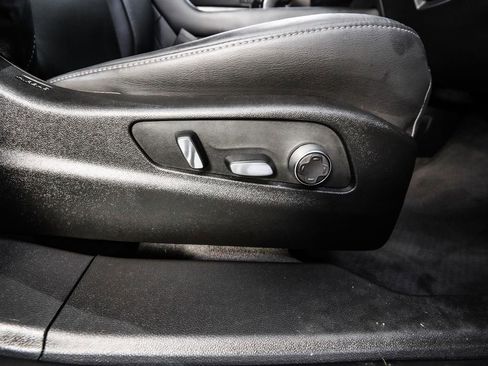 Used 2025 Cadillac XT4 Premium Luxury image 47