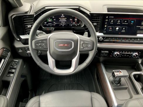 Used 2025 GMC Sierra 1500 SLT w/ SLT Premium Plus Package AWD/4WD image 6