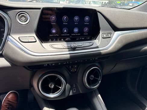 Used 2022 Chevrolet Blazer LT FWD image 3