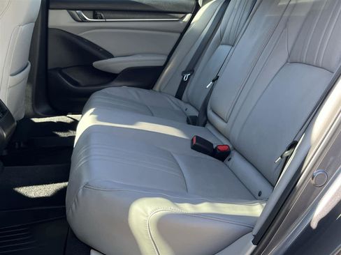 Used 2018 Honda Accord Touring image 15