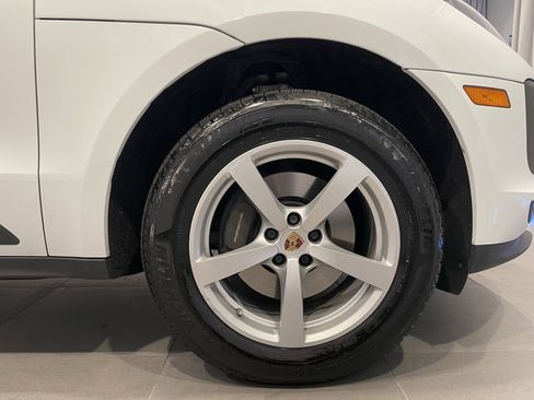 Used 2020 Porsche Macan AWD/4WD image 11