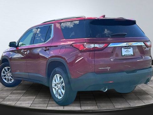 Used 2021 Chevrolet Traverse LT FWD image 13