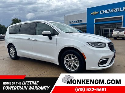Used 2023 Chrysler Pacifica Touring-L