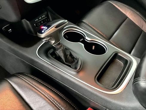 Used 2019 Dodge Durango SXT image 15