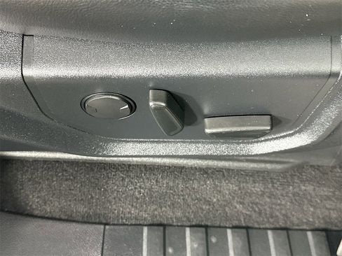 Used 2019 Ford F150 Lariat w/ FX4 Off-Road Package image 21