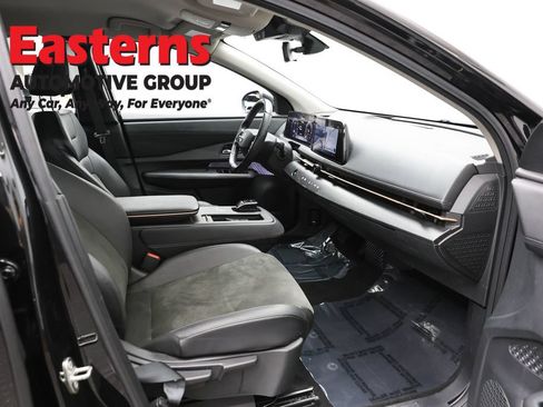 Used 2024 Nissan Ariya AWD image 22