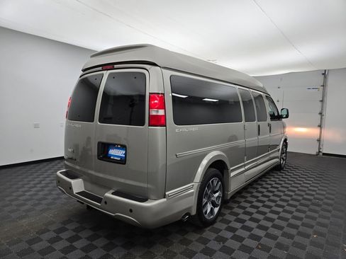 Used 2023 Chevrolet Express 2500 Extended image 3