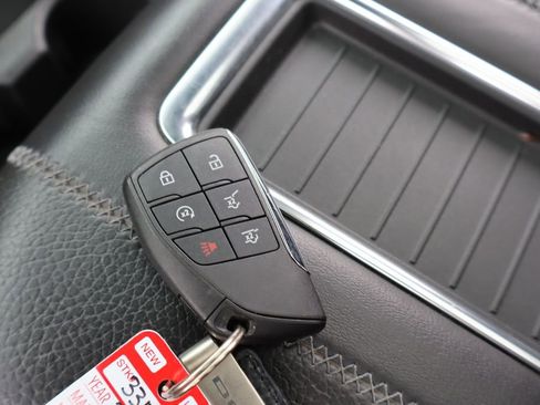 Used 2023 GMC Yukon XL Denali image 41