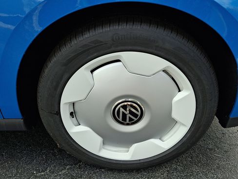 New 2025 Volkswagen ID. Buzz 1st Edition AWD/4WD image 5