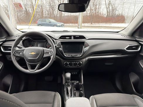 Used 2021 Chevrolet TrailBlazer LT w/ Convenience Package image 12