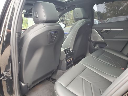 Used 2026 BMW 550e xDrive w/ Executive Package AWD/4WD image 31