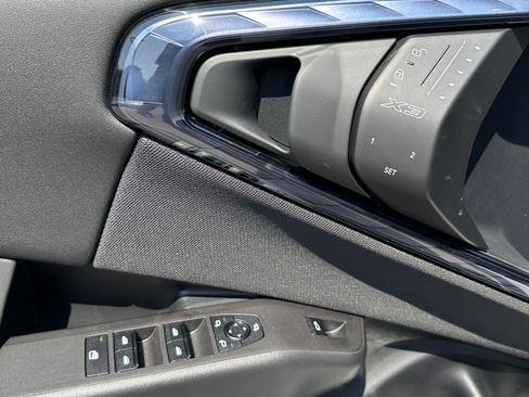 Used 2025 BMW X3 xDrive30i w/ Premium Package image 14