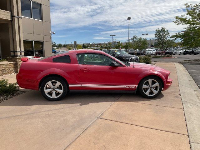Used 2005 Ford Mustang Coupe RWD image 3