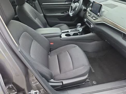 Used 2023 Nissan Altima 2.5 SV FWD image 24