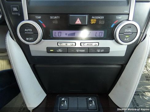 Used 2012 Toyota Camry XLE FWD image 30