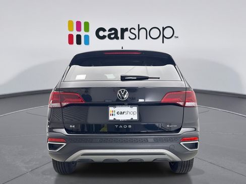 Used 2024 Volkswagen Taos SE w/ Panoramic Sunroof Package AWD/4WD image 4