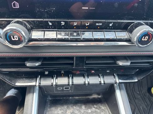 Used 2023 Chevrolet Colorado Z71 w/ Z71 Convenience Package 2 AWD/4WD image 25