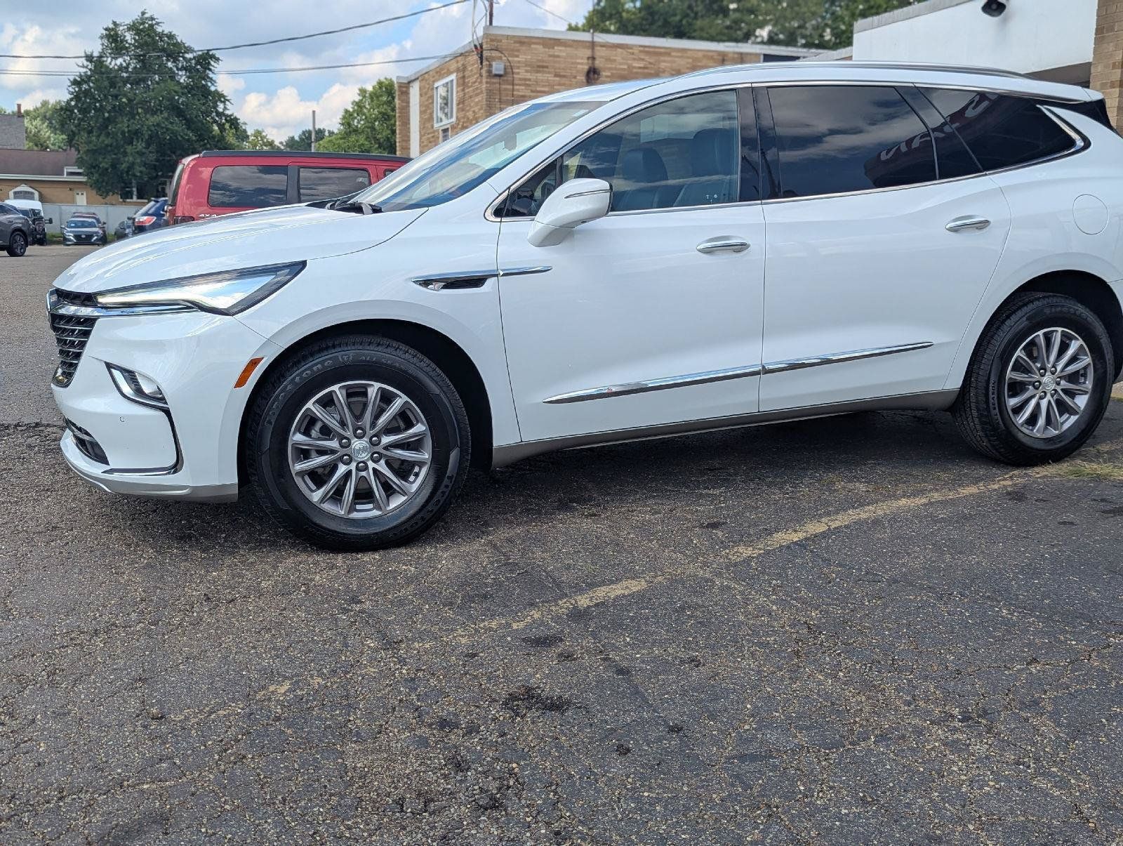 Used 2022 Buick Enclave Premium FWD image 9