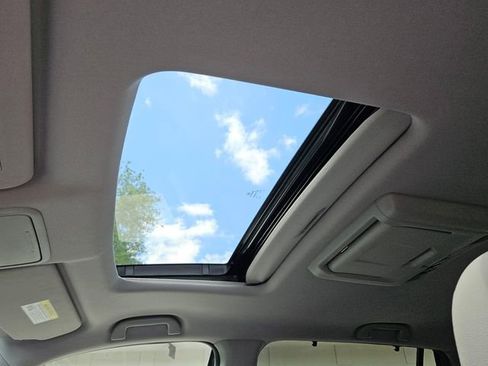 Used 2016 Honda Pilot Touring image 17