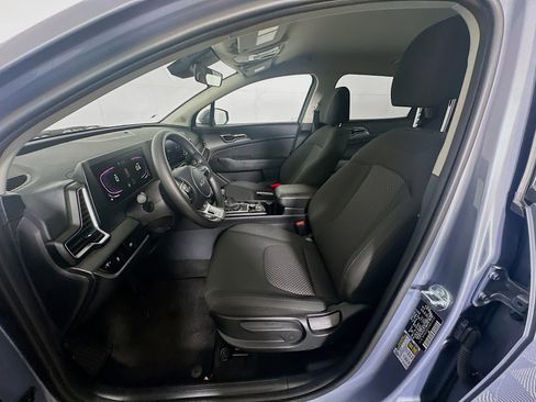 Used 2025 Kia Sportage LX image 13