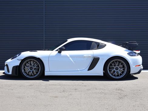 Certified 2023 Porsche 718 Cayman GT4 RS RWD image 2