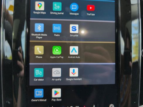 Used 2025 Volvo XC60 B5 Plus image 26