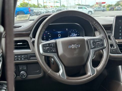 Certified 2023 Chevrolet Suburban Z71 w/ Luxury Package AWD/4WD image 32