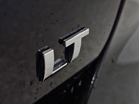 Used 2020 Chevrolet Equinox LT image 25