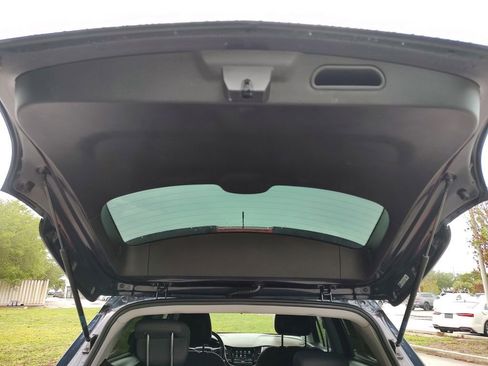 Used 2019 Chevrolet Trax LS FWD image 46