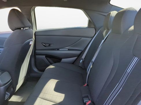 Certified 2025 Hyundai Elantra SEL image 15