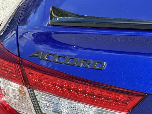 Used 2022 Honda Accord Sport image 10