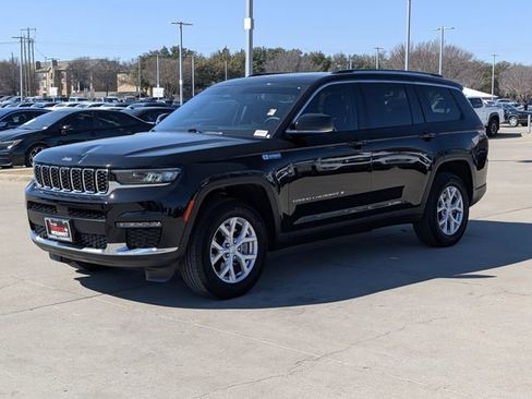 Used 2023 Jeep Grand Cherokee L Limited w/ Luxury Tech Group II image 10