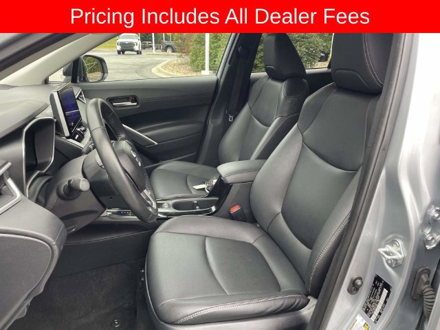 Used 2025 Toyota Corolla Cross XLE FWD image 18