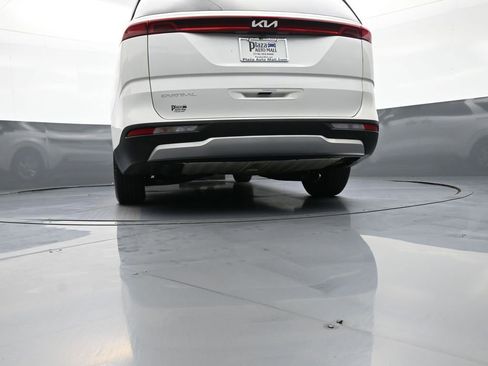 Used 2024 Kia Carnival LX image 30