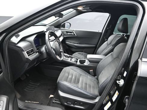 Used 2023 Mitsubishi Outlander SE FWD image 10