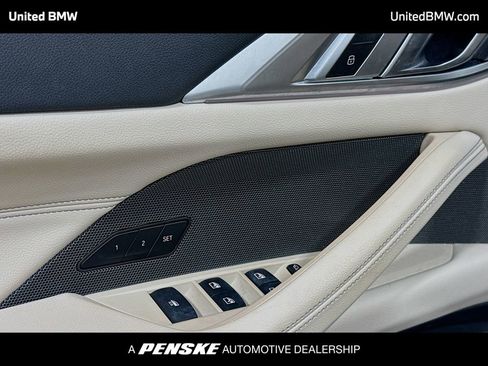 Used 2024 BMW M440i Convertible image 3