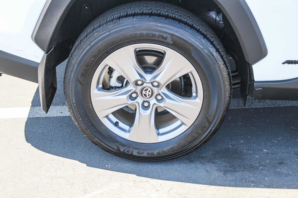 Certified 2025 Toyota RAV4 XLE AWD/4WD image 29
