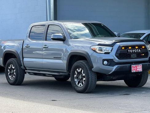Used 2021 Toyota Tacoma TRD Off-Road w/ Technology Package image 10